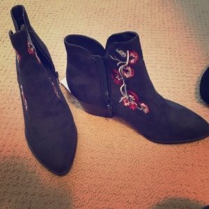 Carlos Santana boots